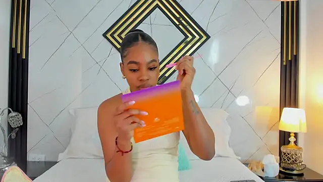 EmilyDiaaz online show from 10/09/25, 12:14