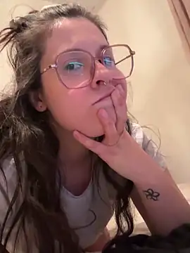 Snapshot of Rosiee69_ chatting on 03/02/25, 06:37 Rosiee69 online show from 03/02/25, 06:37