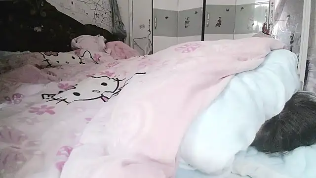 hebe-02 online show from 11/28/25, 01:19