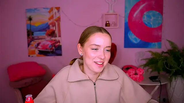 Snapshot of JenniferGraces chatting on 02/24/25, 02:26 JenniferGraces online show from 02/24/25, 02:26