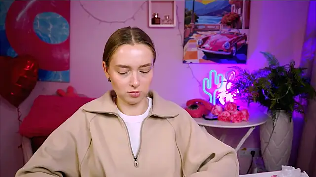 Snapshot of JenniferGraces chatting on 03/04/25, 11:08 JenniferGraces online show from 03/04/25, 11:08