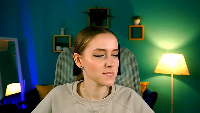 Snapshot of JenniferGraces chatting on 03/17/25, 09:22 JenniferGraces online show from 03/17/25, 09:22