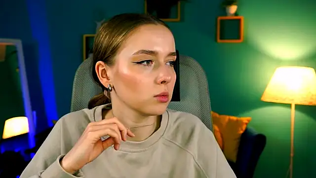 Snapshot of JenniferGraces chatting on 03/17/25, 03:29 JenniferGraces online show from 03/17/25, 03:29