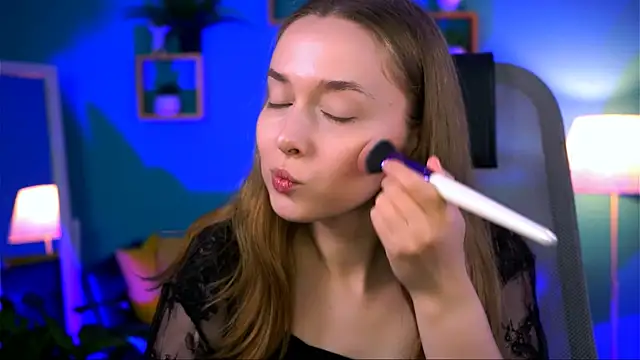 Snapshot of JenniferGraces chatting on 09/18/25, 08:33 JenniferGraces online show from 09/18/25, 08:33