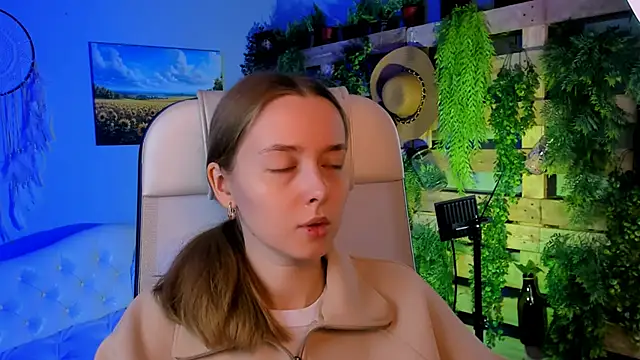 Snapshot of JenniferGraces chatting on 10/06/25, 09:40 JenniferGraces online show from 10/06/25, 09:40