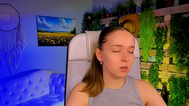 Snapshot of JenniferGraces chatting on 10/21/25, 10:27 JenniferGraces online show from 10/21/25, 10:27