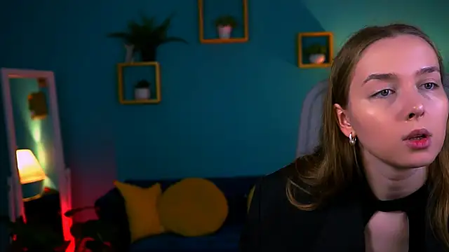 Snapshot of JenniferGraces chatting on 10/22/25, 10:48 JenniferGraces online show from 10/22/25, 10:48