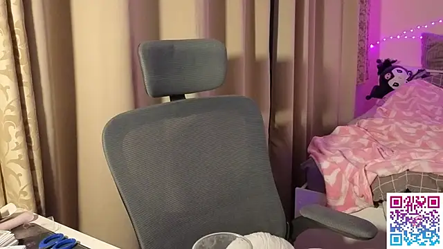 Snapshot of boozekirs_ chatting on 02/15/26, 02:41 boozekirs online show from 02/15/26, 02:41