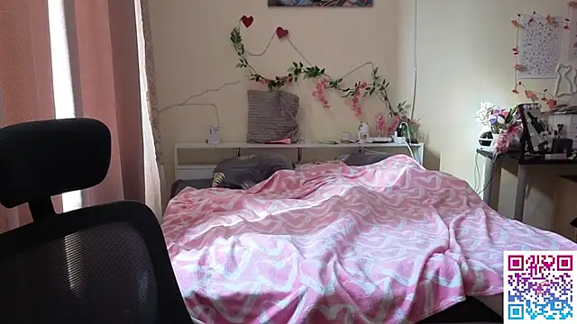 Snapshot of boozekirs_ chatting on 03/04/26, 06:08 boozekirs online show from 03/04/26, 06:08