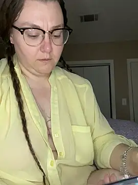 HTXBELLE online show from 03/20/25, 11:16