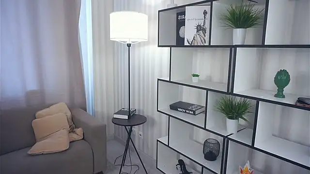 Snapshot of QuennaCoote chatting on 09/15/25, 05:51 QuennaCoote online show from 09/15/25, 05:51