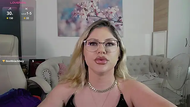 Snapshot of JanelleBrown_ chatting on 03/07/25, 04:44 JanelleBrown online show from 03/07/25, 04:44