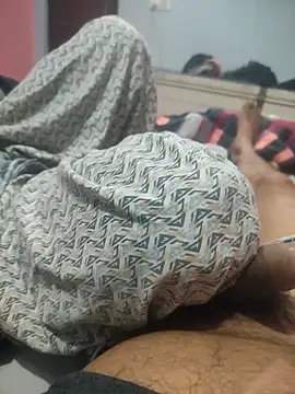 indian couple4 online show from 12/14/25, 04:34