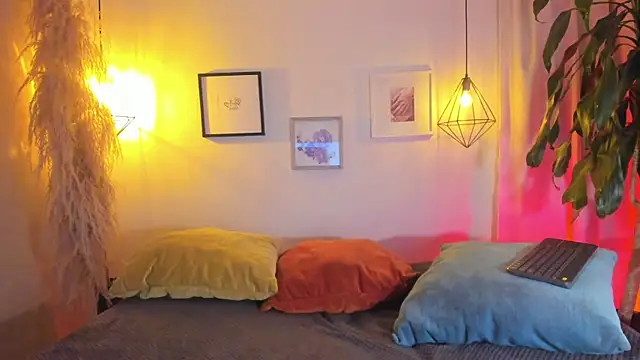 iiangel  online show from 10/09/25, 03:48