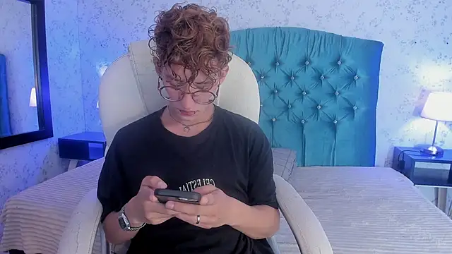 iiangel  online show from 11/12/25, 04:35