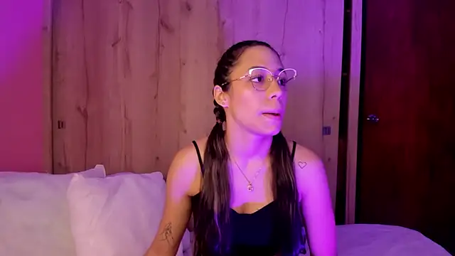 TANIA 06 online show from 05/20/26, 01:28