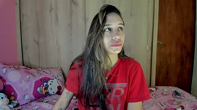 Snapshot of TANIA_06 chatting on 06/15/26, 01:13 TANIA 06 online show from 06/15/26, 01:13
