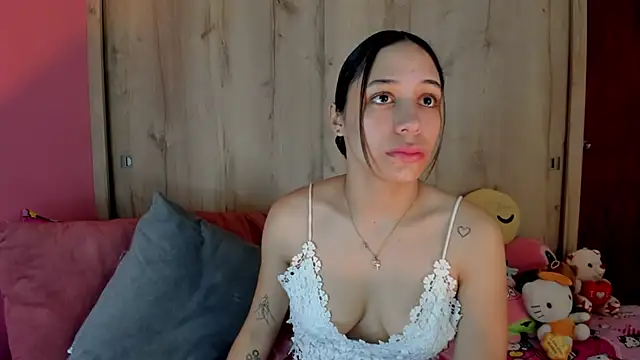 Snapshot of TANIA_06 chatting on 06/20/26, 01:03 TANIA 06 online show from 06/20/26, 01:03