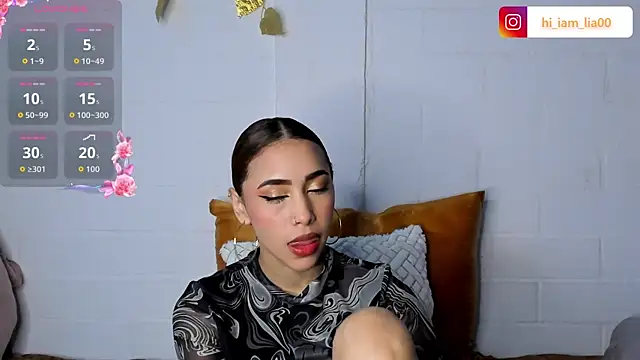 LiaHansson online show from 11/07/25, 05:46