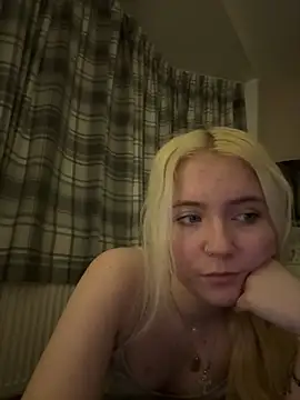 Snapshot of Blondie_Sofia_Essexbabe chatting on 03/16/25, 11:47 Blondie Sofia Essexbabe online show from 03/16/25, 11:47