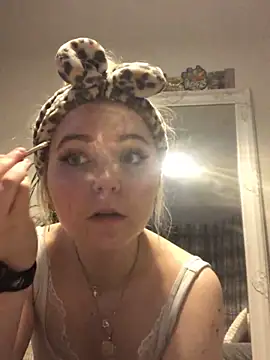 Snapshot of Blondie_Sofia_Essexbabe chatting on 03/20/25, 07:57 Blondie Sofia Essexbabe online show from 03/20/25, 07:57