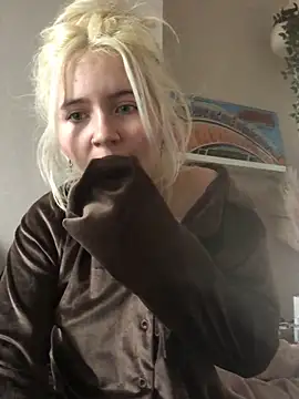 Snapshot of Blondie_Sofia_Essexbabe chatting on 11/12/25, 11:10 Blondie Sofia Essexbabe online show from 11/12/25, 11:10