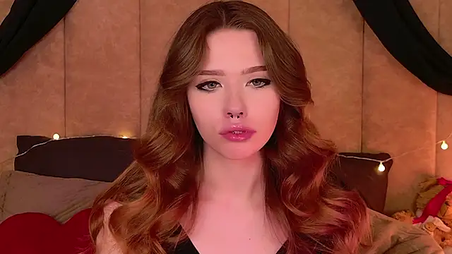 Snapshot of Sierra_Fane chatting on 02/23/25, 12:19 Sierra Fane online show from 02/23/25, 12:19