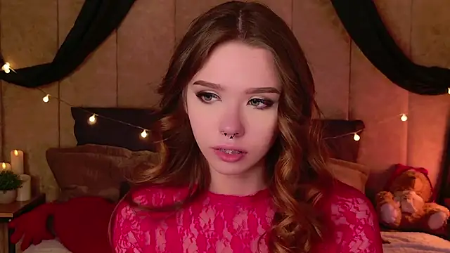 Snapshot of Sierra_Fane chatting on 03/02/25, 12:31 Sierra Fane online show from 03/02/25, 12:31