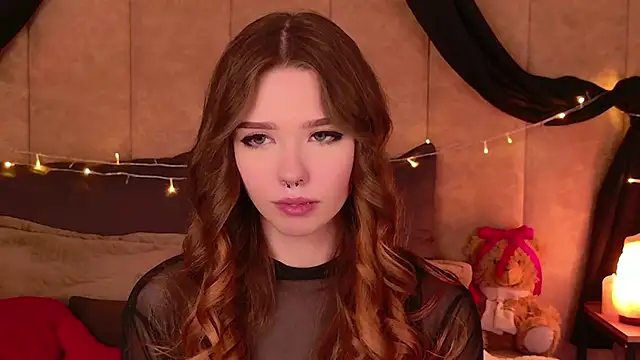 Snapshot of Sierra_Fane chatting on 03/22/25, 11:42 Sierra Fane online show from 03/22/25, 11:42