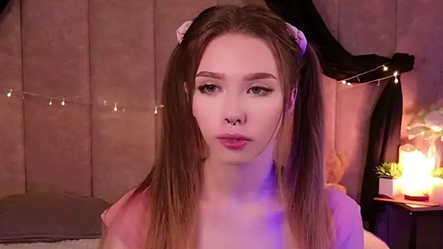 Snapshot of Sierra_Fane chatting on 09/14/25, 09:03 Sierra Fane online show from 09/14/25, 09:03