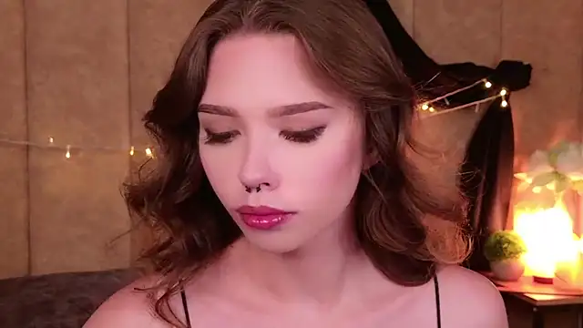 Snapshot of Sierra_Fane chatting on 09/19/25, 05:53 Sierra Fane online show from 09/19/25, 05:53