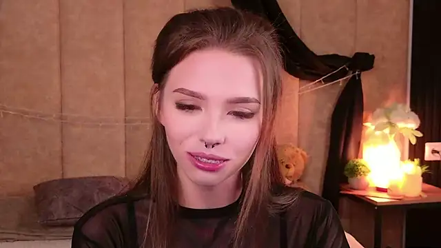 Snapshot of Sierra_Fane chatting on 09/20/25, 05:52 Sierra Fane online show from 09/20/25, 05:52