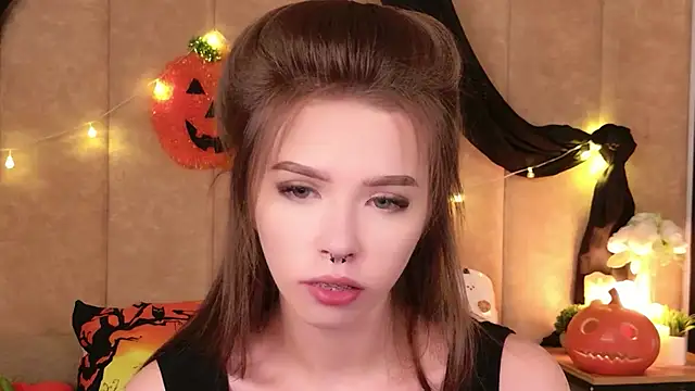 Snapshot of Sierra_Fane chatting on 11/03/25, 05:52 Sierra Fane online show from 11/03/25, 05:52