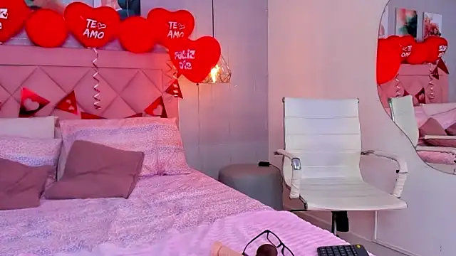 brithany clark online show from 02/19/25, 03:49