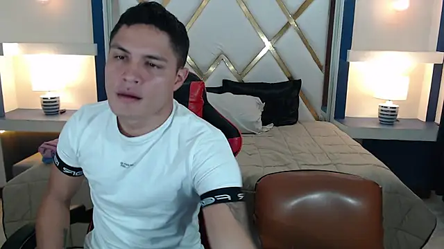 Snapshot of SaraClub_JY chatting on 10/19/25, 12:44 SaraClub JY online show from 10/19/25, 12:44