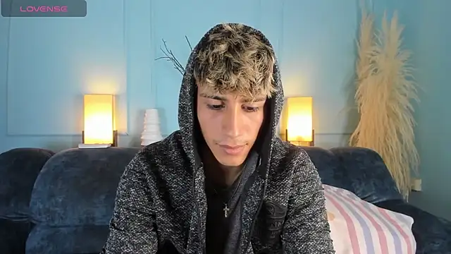 Allex Cano online show from 03/04/25, 03:44