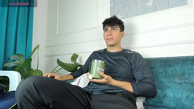 Allex Cano online show from 12/17/25, 01:17