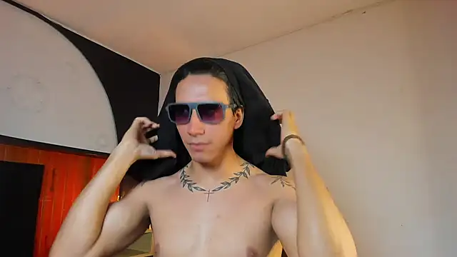 Allex Cano online show from 04/15/26, 07:58