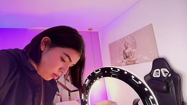 Zamira Taylor online show from 10/02/25, 03:02