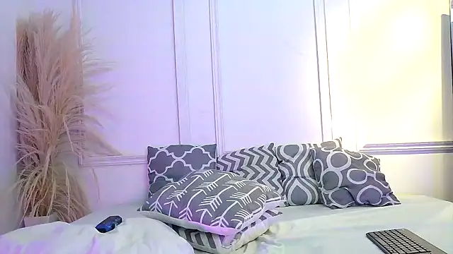 luna stanford online show from 03/13/25, 02:16