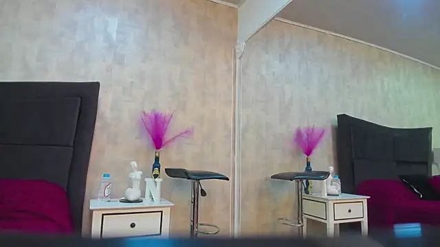 NahomyCarther online show from 05/05/26, 11:24