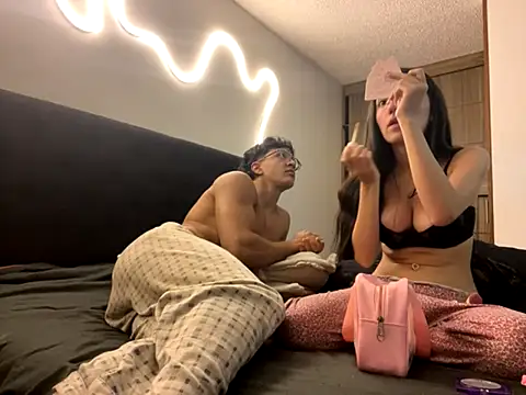 Snapshot of DesireLuxe chatting on 10/12/25, 07:29 DesireLuxe online show from 10/12/25, 07:29