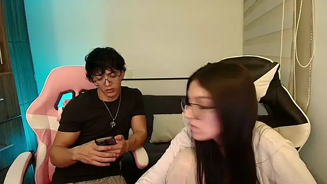 Snapshot of DesireLuxe chatting on 11/05/25, 06:57 DesireLuxe online show from 11/05/25, 06:57