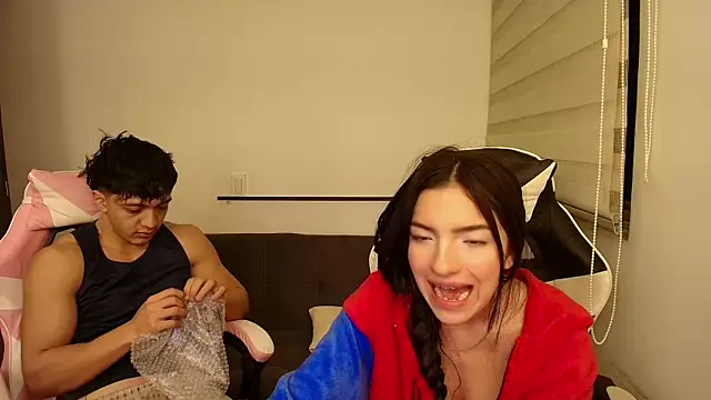 Snapshot of DesireLuxe chatting on 11/26/25, 07:20 DesireLuxe online show from 11/26/25, 07:20