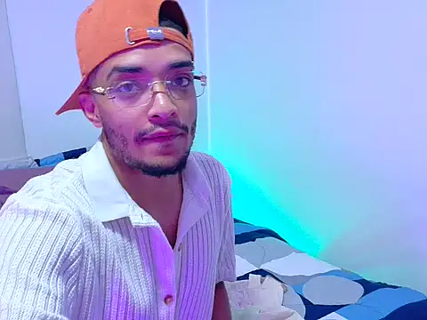 eross chipre  online show from 01/15/26, 05:49