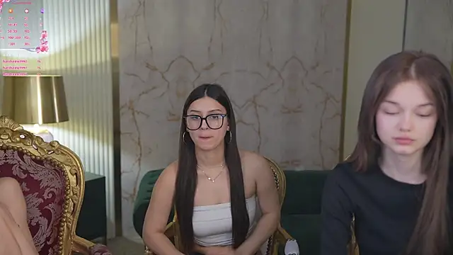 Snapshot of Elza_Dream chatting on 03/11/25, 02:29 Elza Dream online show from 03/11/25, 02:29