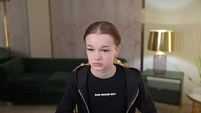 Snapshot of Elza_Dream chatting on 03/21/25, 11:44 Elza Dream online show from 03/21/25, 11:44