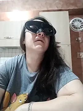 Snapshot of Dolcecurvy chatting on 10/22/25, 09:25 Dolcecurvy online show from 10/22/25, 09:25