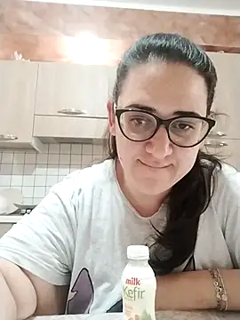 Snapshot of Dolcecurvy chatting on 10/29/25, 09:00 Dolcecurvy online show from 10/29/25, 09:00