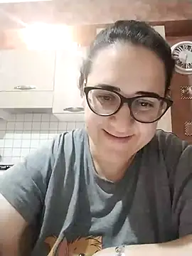 Snapshot of Dolcecurvy chatting on 11/01/25, 10:34 Dolcecurvy online show from 11/01/25, 10:34